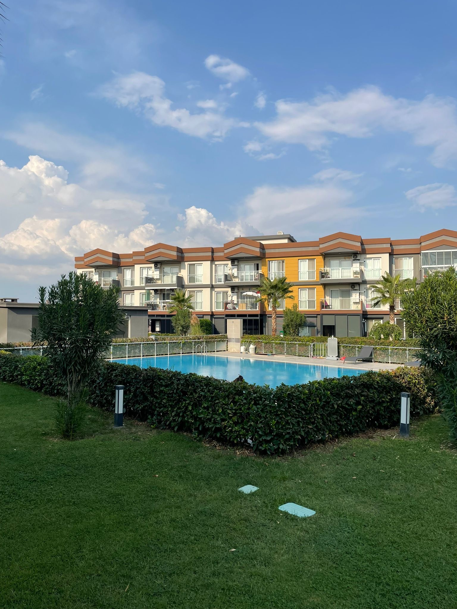 yunusemre-villalar-bolgesi-site-i-ci-satilik-2-1-daire