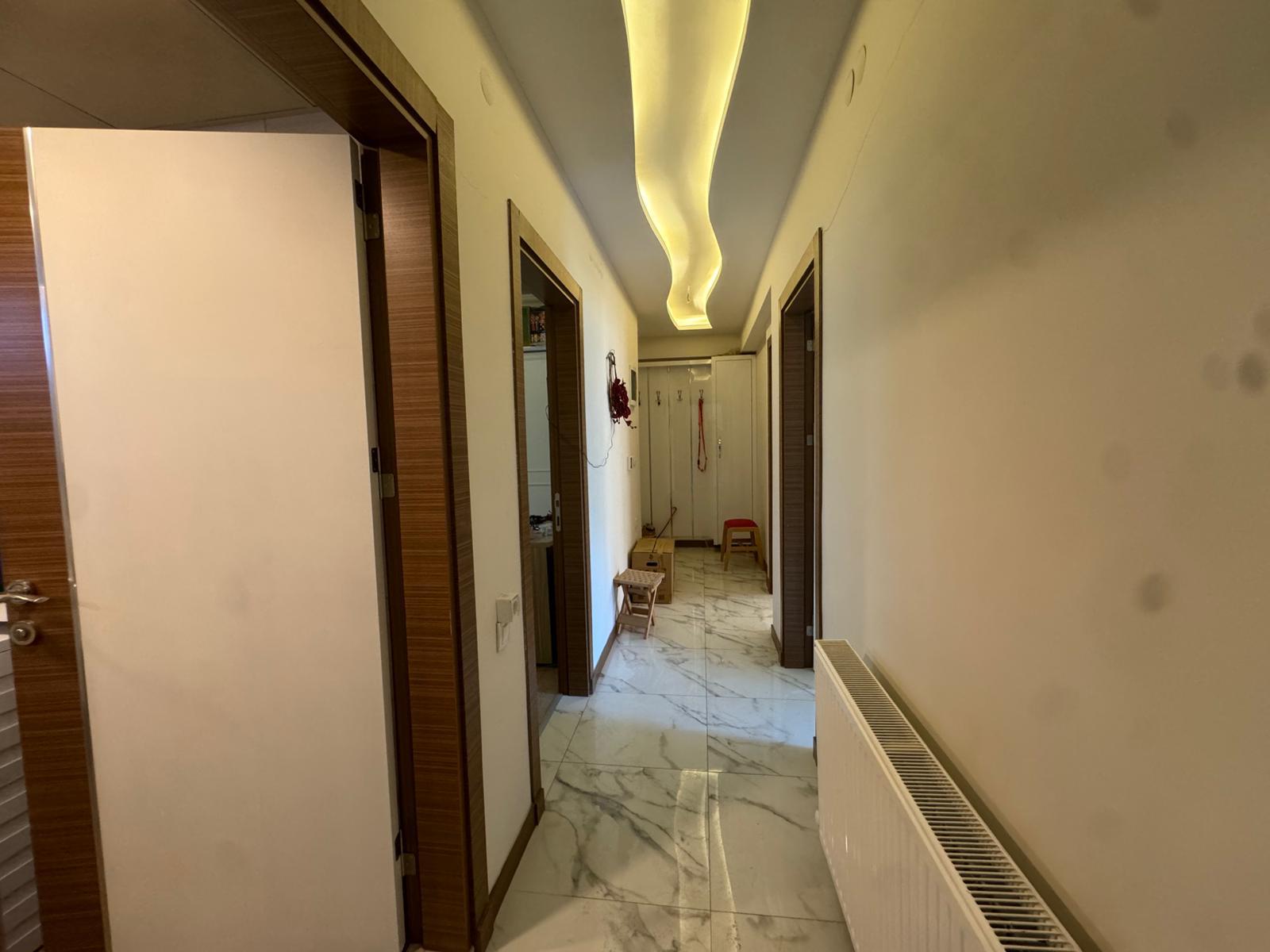 manisa-muradiye-villalar-bolgesi-havuz-manzarali-site-i-ci-2-1-kapali-mutfak-satilik-daire