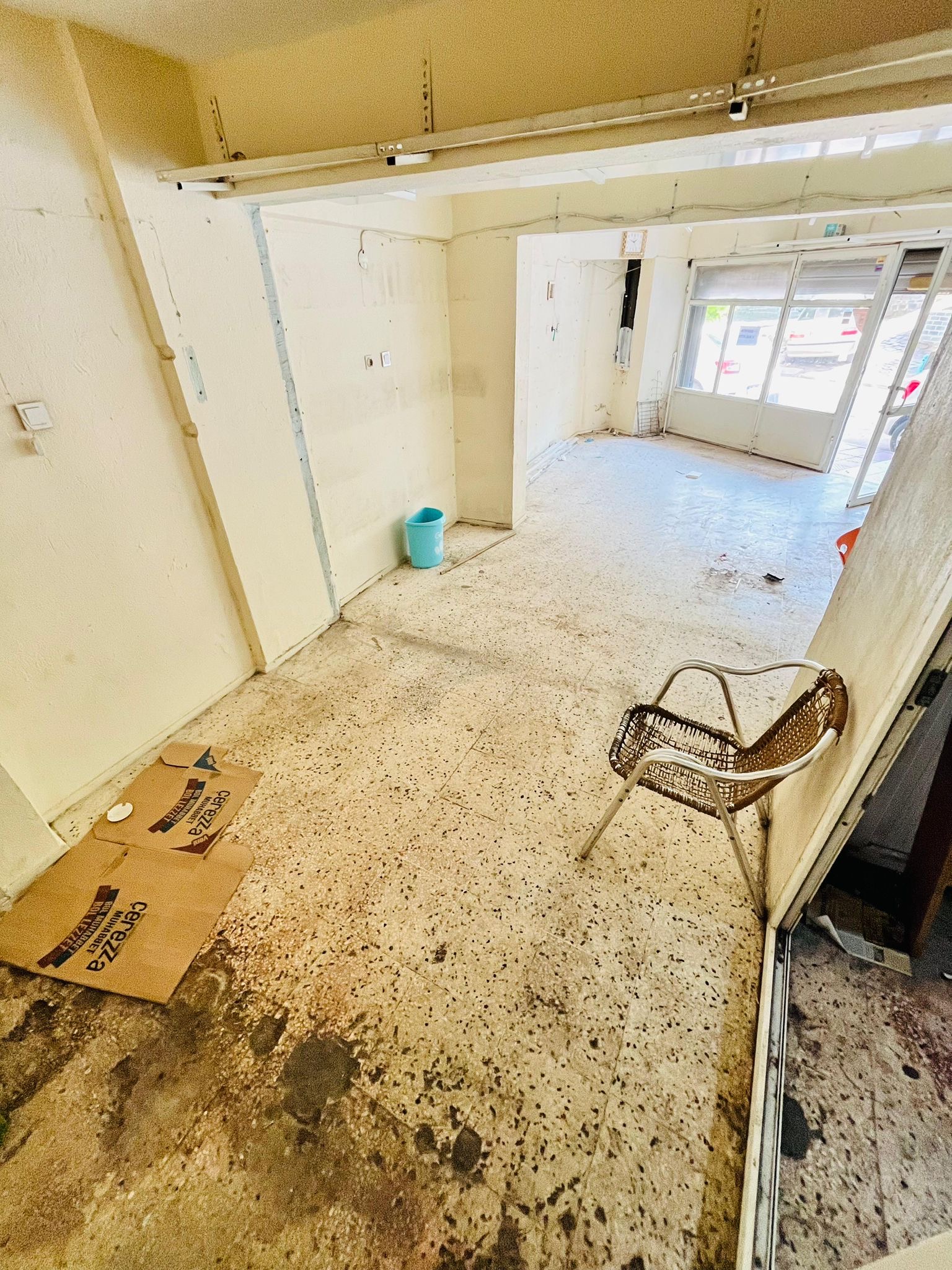 manisa-sehzadeler-saruhan-mah-30-m-satilik-dukkan