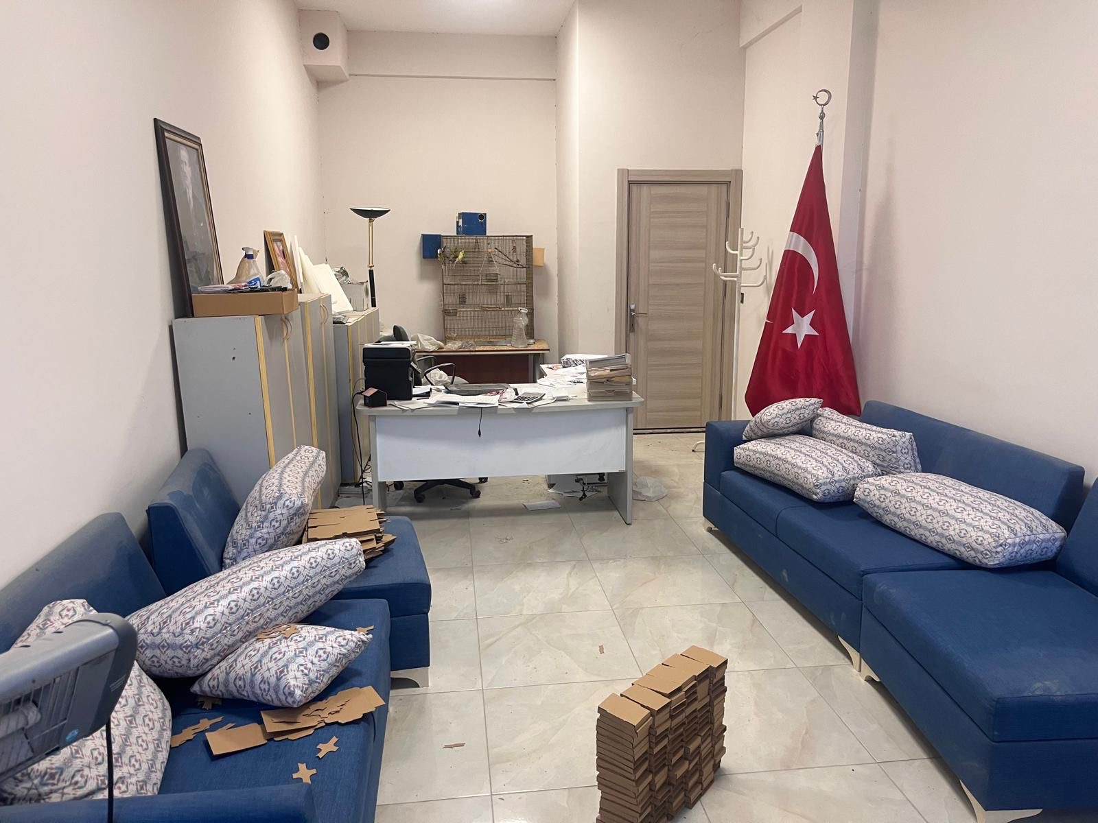 manisa-muradiye-mah-ataturk-ortaokulu-karsisi-satilik-dukkan-yatirima-uygun