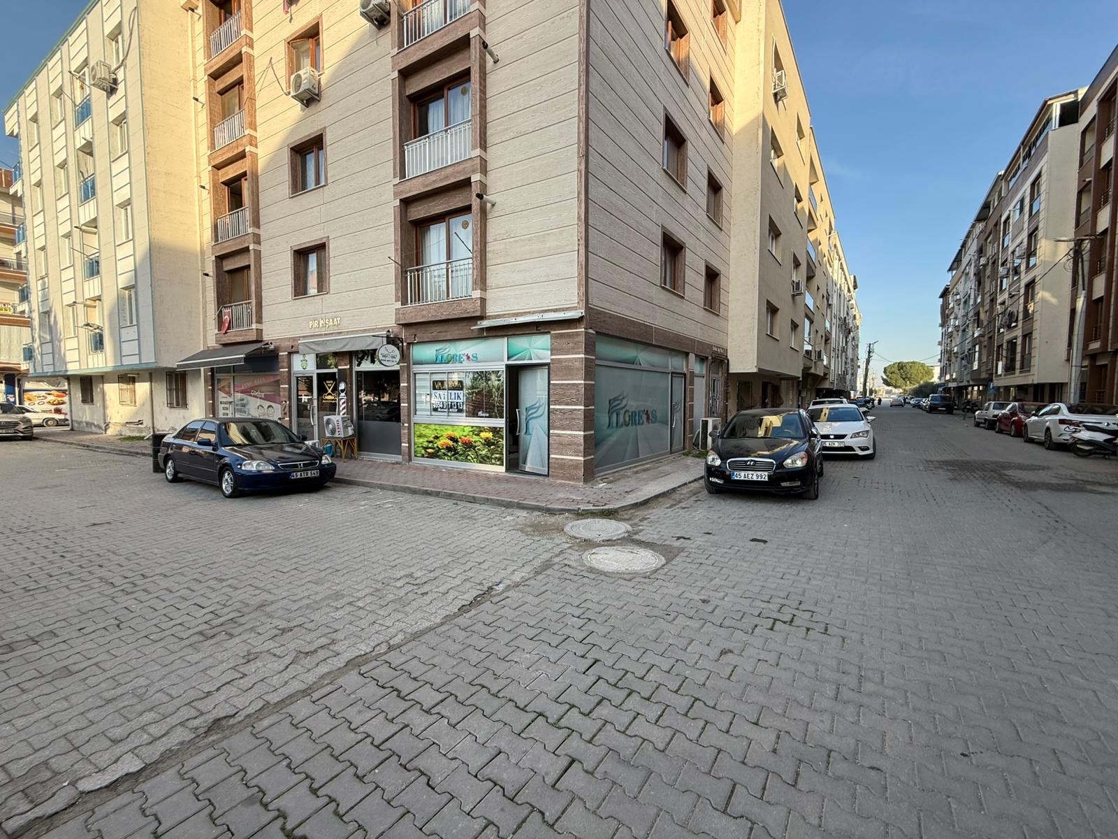 manisa-muradiye-de-park-cepheli-kose-konum-40-m-satilik-dukkan