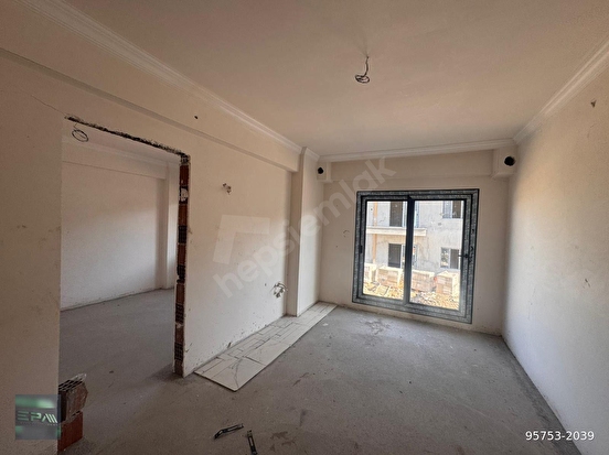 satilik-mani-sa-ucpinar-havuzlu-luks-si-tede-1-1-dai-re